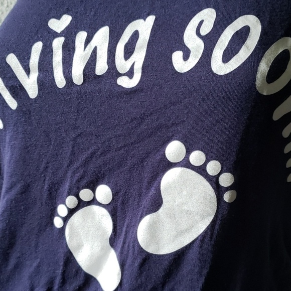 Graphic Maternity tee arriving soon size small - Picture 5 of 8